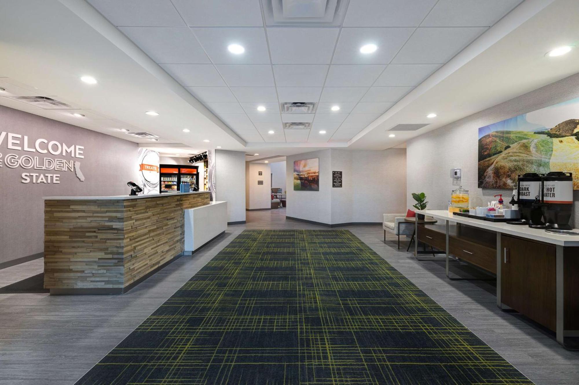 Hampton Inn & Suites Marina Kültér fotó
